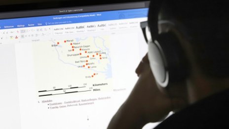 Учителите с бонуси за преподаване онлайн