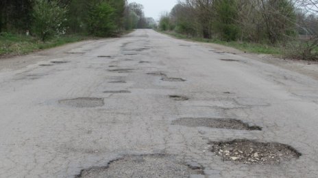 След 30 години чакане започна ремонтът на пътя Русе - Кубрат 