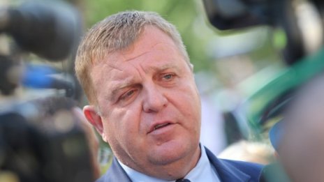 Каракачанов: Следим изкъсо ситуацията в Егейско море 