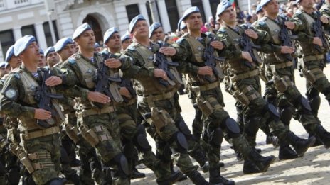 Интересът към военна служба се бил засилил сред младите