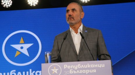 Цветанов: Противопоставянето прави политиците зависими от задкулисието