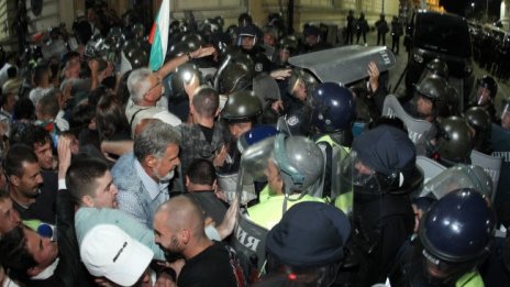 15% от полицаите на протестите командировани от провинцията