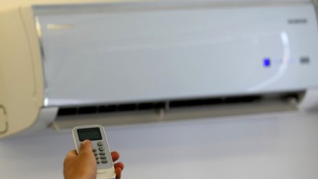Плащаме за парно двойно повече, отколкото ако се отопляваме с климатик