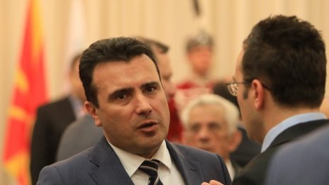 Заев убеден: Каракачанов обича Македония, но по грешен начив