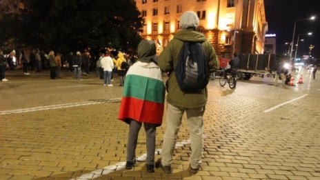 За 88-а вечер: Протестиращи се събират в триъгълника на властта