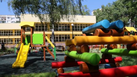 Баба твърди, че 3-годишното й внуче е било малтретирано в ДГ