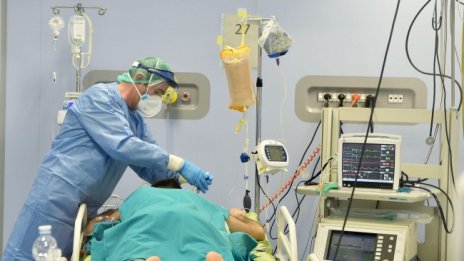 При COVID-19 да се следи нивото на насищане на кръвта с кислород