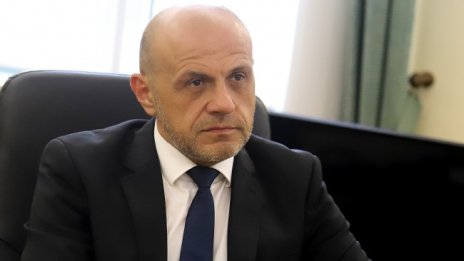 Дончев: Няма риск от загуба на европари в момента