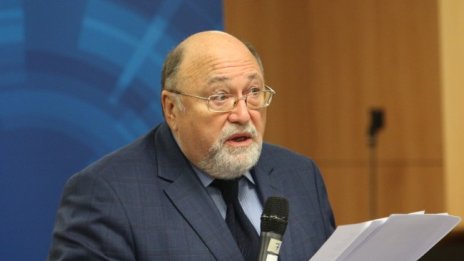 Евродепутатът Александър Йорданов: Простаци, не протестиращи!