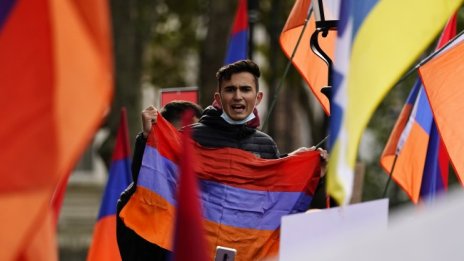 Армения и Азербайджан се обвиняват взаимно за нови атаки