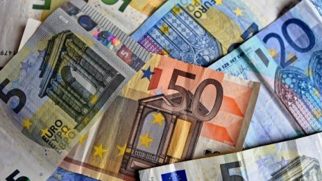 Goldman Sachs: Купувайте евро, доларът ще поевтинява още