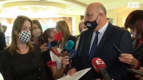 Скандал с ирландската евродепутатка Клеър Дейли в Поморие