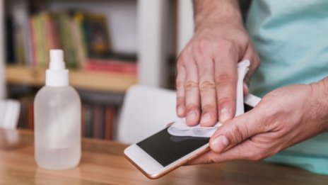 Колко често да дезинфекцирате телефона си?  