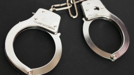 Работници пробваха да откраднат спирт от завод