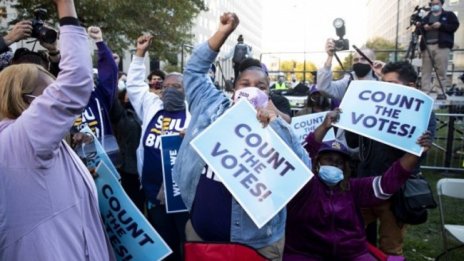 Временно спря броенето на бюлетини в Пенсилвания, има протести