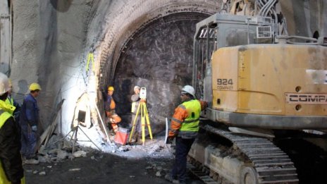 Ремонтът на тунела „Витиня“ приключва след Нова година