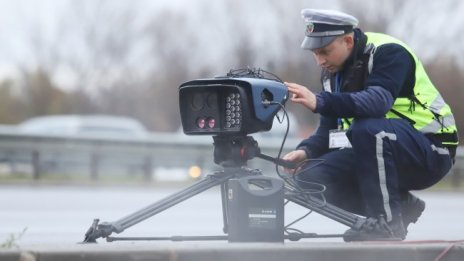 Акция "Зима" е в ход, проверяват коли и пешеходци