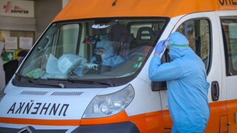 Мъж на 43 г. без болести сред 106-те починали от вируса