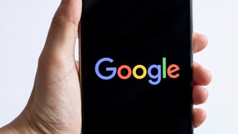 Google знае: Почти 30% по-малко ходим на кафе, повече обаче пазаруваме