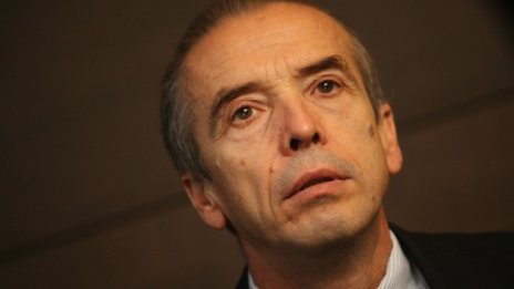 Доц. Мангъров отново: Вирусът не се лекува с антибиотици