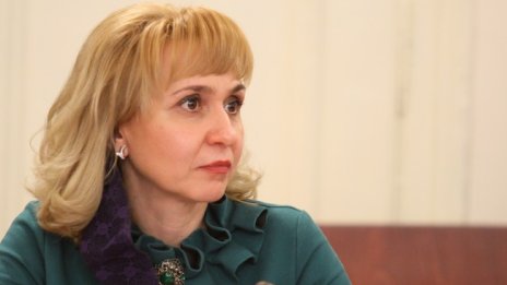 Омбудсманът: Да се отмени забраната за пазаруване на възрастните