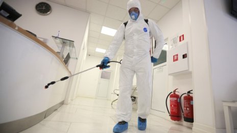 Математикът на НОЩ: Ако мерките се спазват, случаите падат до 800