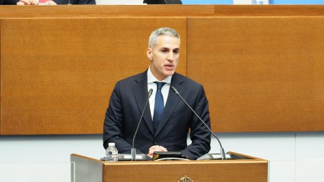 Гюров: Прави се анализ дали US самолетите могат да бъдат преместени