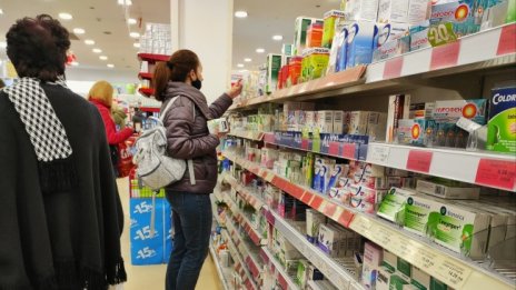 Нова система: Лекарите издават рецепти по телефона