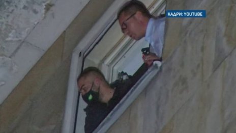 Джамбазки за бомбичките по протестиращи: Отговорихме адекватно!