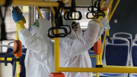 В Русия убиха мъж, помолил двама да си сложат маските