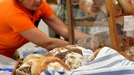 От завода до магазина хлябът у нас поскъпва двойно 