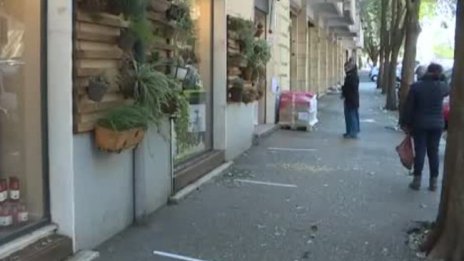 Как работят мерките срещу вируса в чужбина, разказват българи