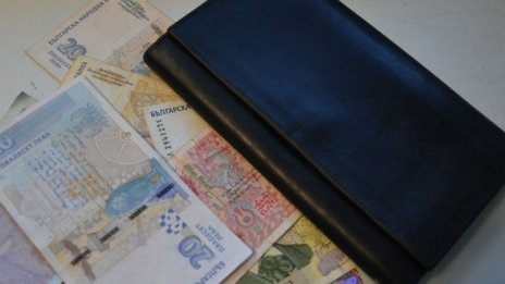 Принудителен престой: Предлагат държавата да дава 80% от заплатата