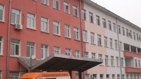 Пандемията от COVID-19 спасява болници от продажба 