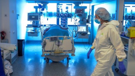 Нощта не е опасна за болните от коронавирус