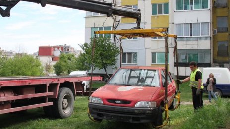 Караме трошки със средна възраст 18 г. Можем ли да намалим старите коли?