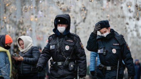 Разбивай, стреляй, отцепвай: Полицията в Русия с нови правомощия, затворите - като ГУЛАГ