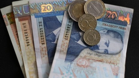 Запазили 250 хил. работни места с 585 млн. лв. по 60/40
