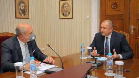 Радев: Да има реални резултати в двустранния диалог с РСМ