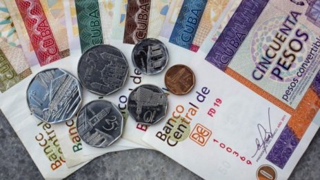 Край на дългогодишната двойна валутна система в Куба