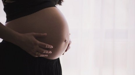 Бременните карат по-тежко COVID през втори и трети триместър