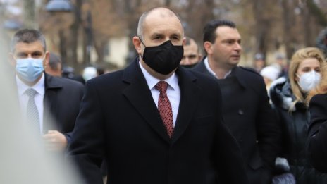 Радев: Сблъскваме се с конфликти, неравенства, епидемия