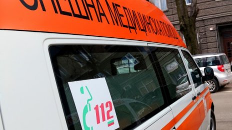 Наръгаха момиче на улицата при опит за кражба на обецата й