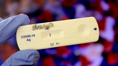 След антигенния тест: Болни на пазар, по улиците, в транспорта