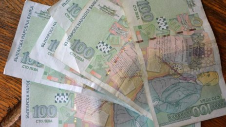 В пандемията: Най-бедните теглят кредити, за да се лекуват