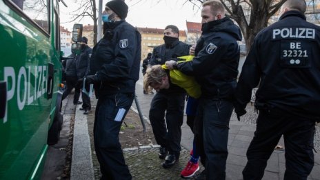 В Германия протестираха срещу мерките заради коронавируса