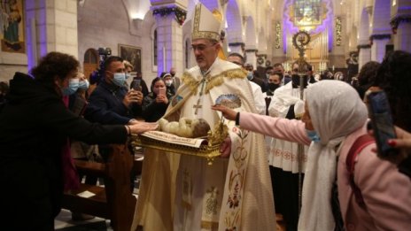 Малко богомолци посрещнаха Рождество във Витлеем 