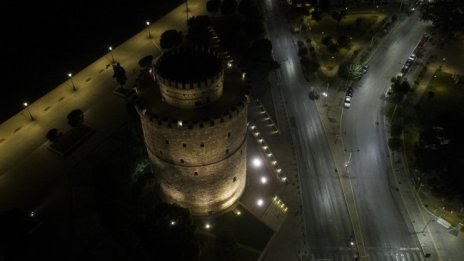 Гърция връща учениците в клас от 8 януари