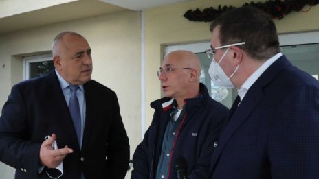 Борисов разпореди: И Мангъров ще се ваксинира публично! 