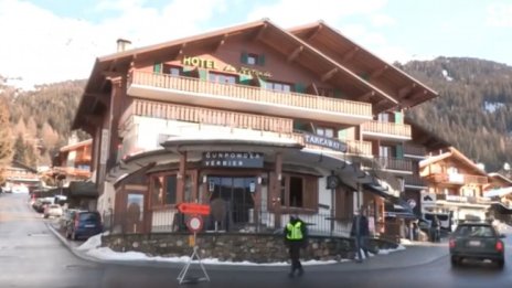 Англичани избягаха от карантина в курорт в Швейцария